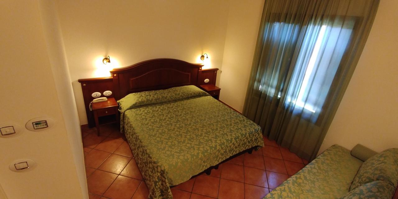 Hotel Barabba Quattro Castella المظهر الخارجي الصورة
