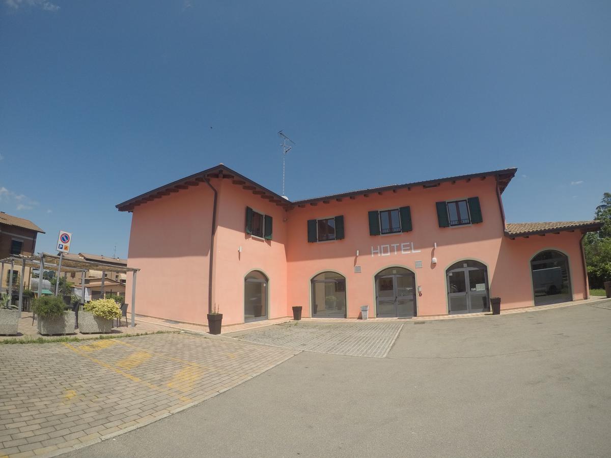 Hotel Barabba Quattro Castella المظهر الخارجي الصورة