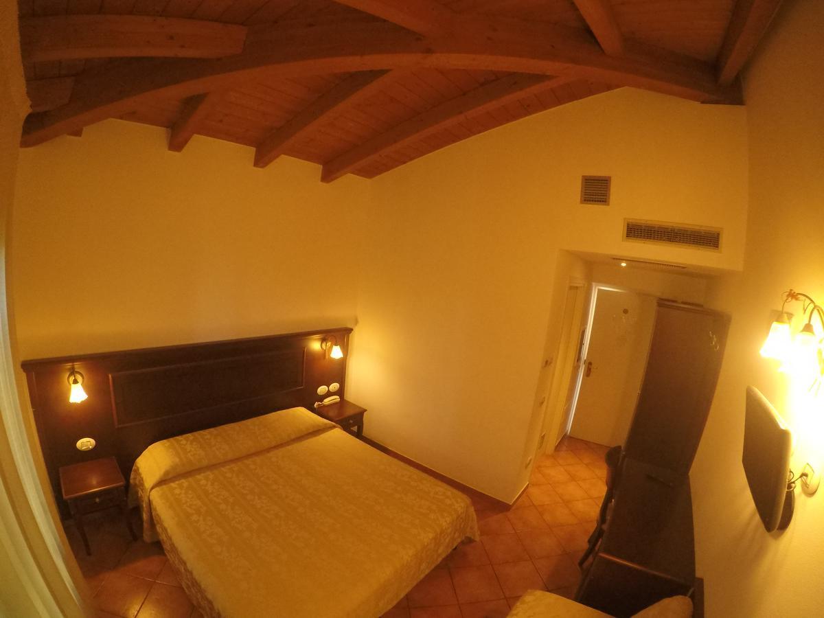 Hotel Barabba Quattro Castella المظهر الخارجي الصورة