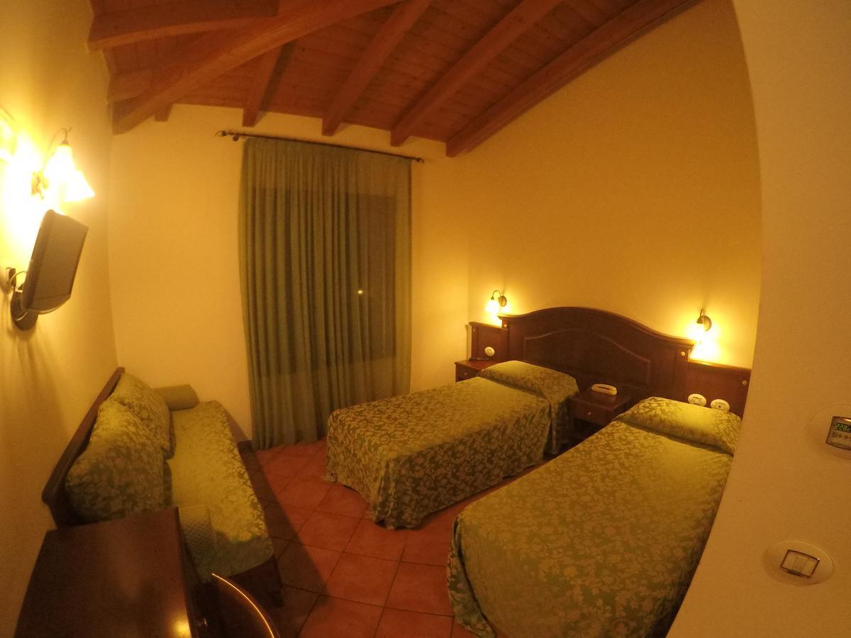 Hotel Barabba Quattro Castella المظهر الخارجي الصورة
